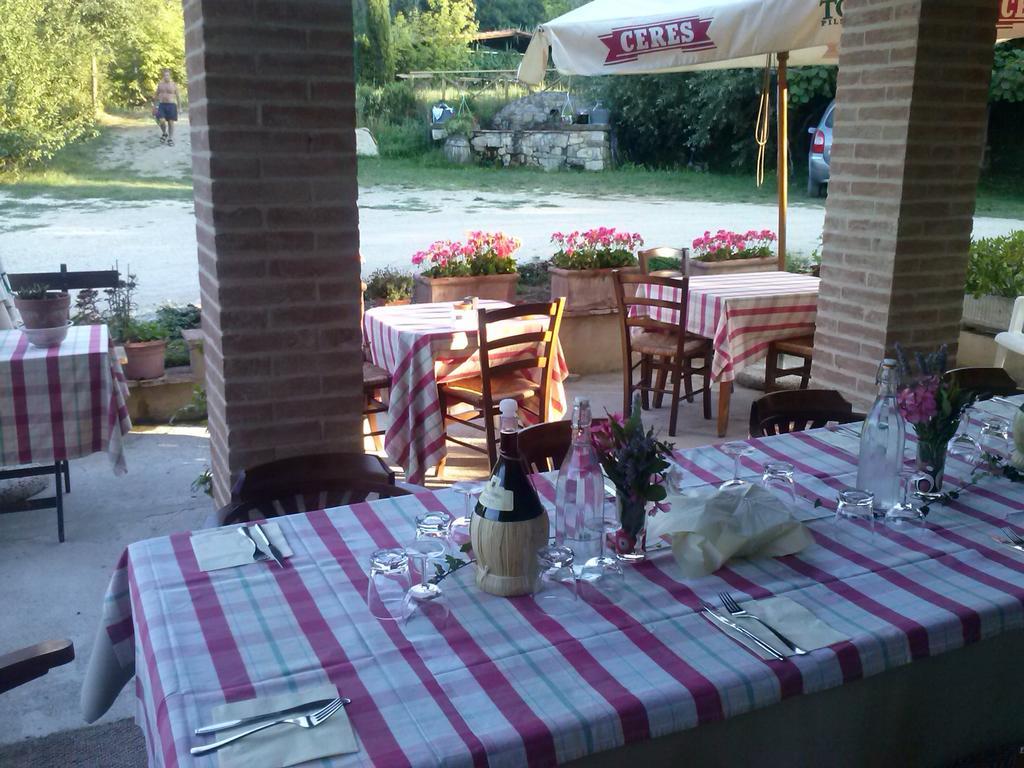 Agriturismo Santa Caterina Castelnuovo di Val di Cecina Buitenkant foto
