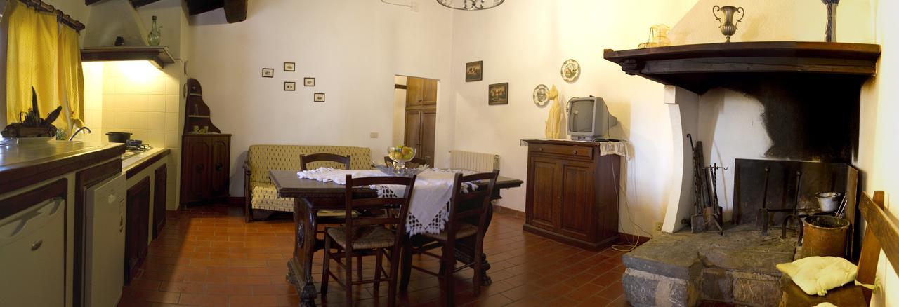 Agriturismo Santa Caterina Castelnuovo di Val di Cecina Buitenkant foto