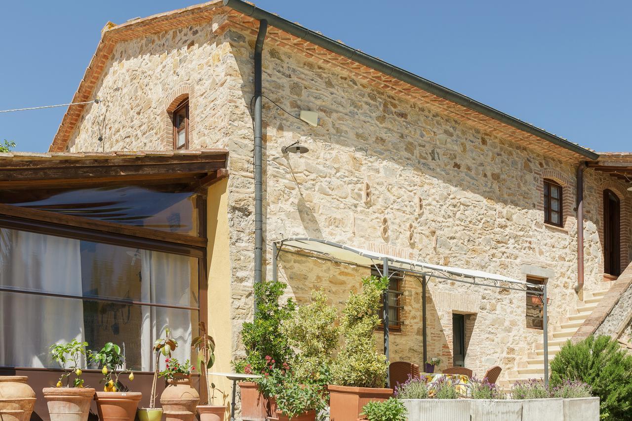 Agriturismo Santa Caterina Castelnuovo di Val di Cecina Buitenkant foto
